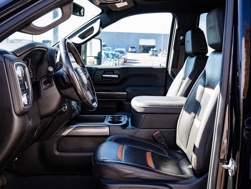 Used 2023 Ebony Twilight Metallic GMC AT4 image 22
