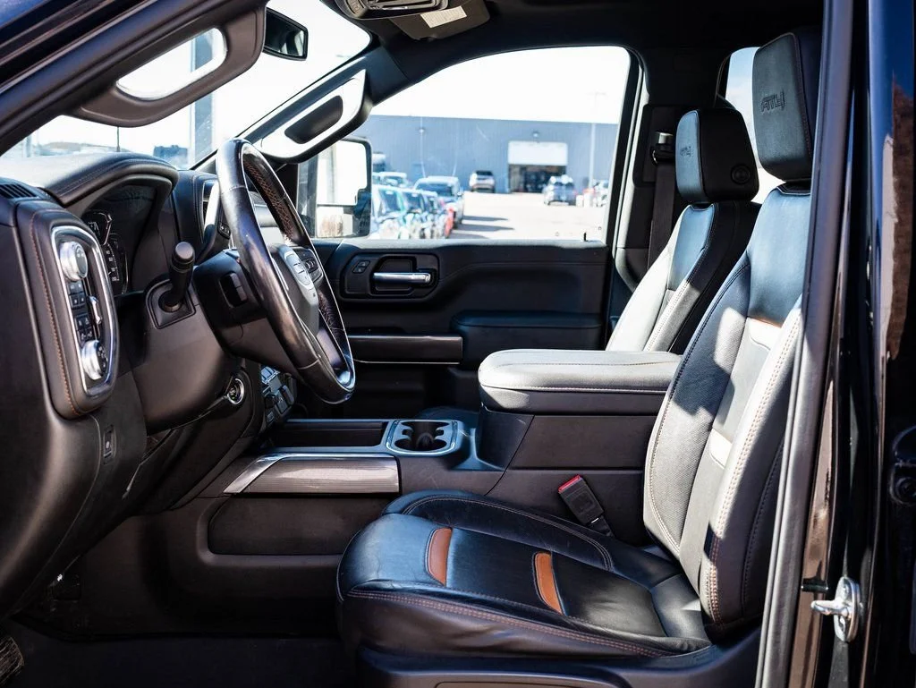 Used 2023 Ebony Twilight Metallic GMC AT4 image 22