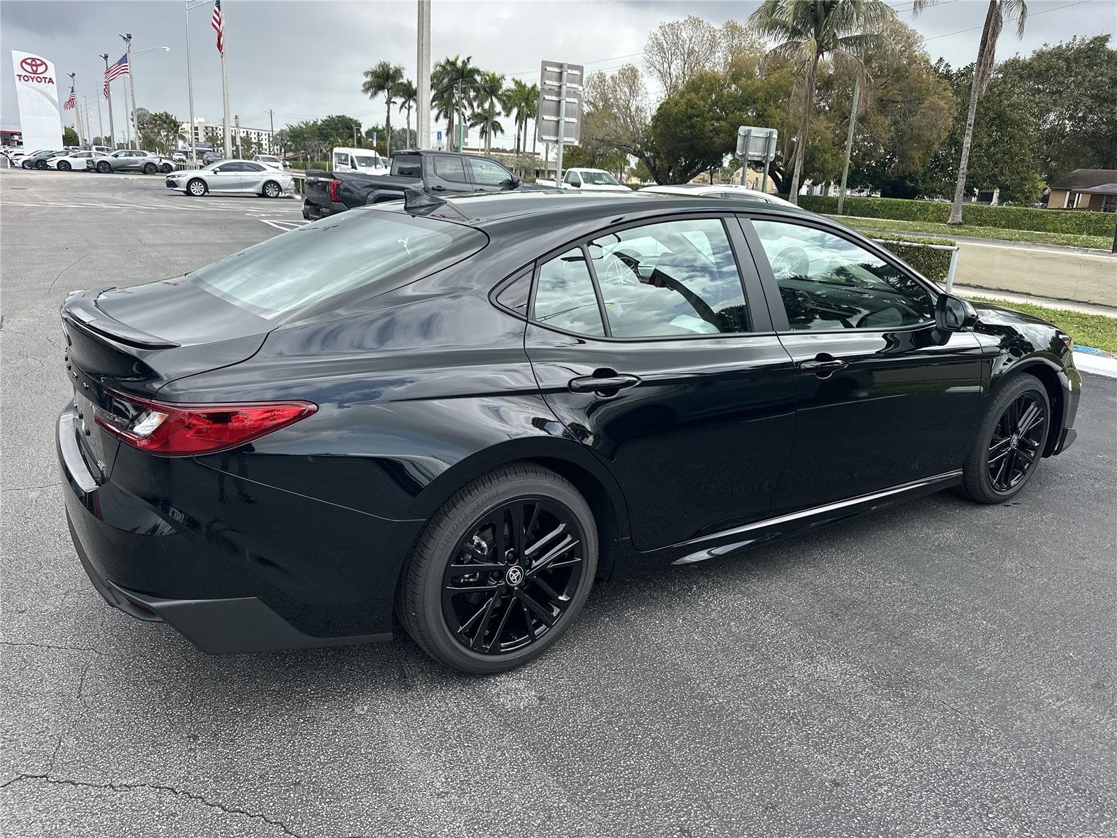 View vehicle photo 5