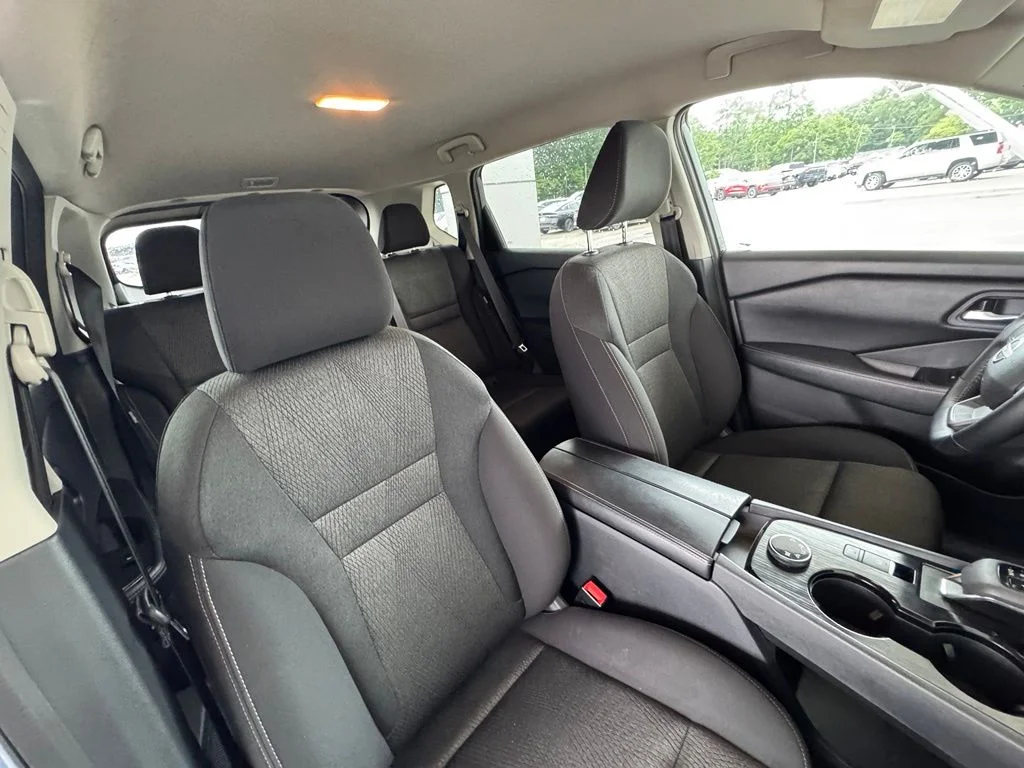 Used 2025 Gray Nissan SV image 17