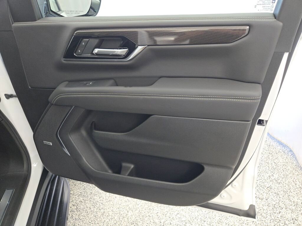 New 2026 Summit White GMC Elevation image 5