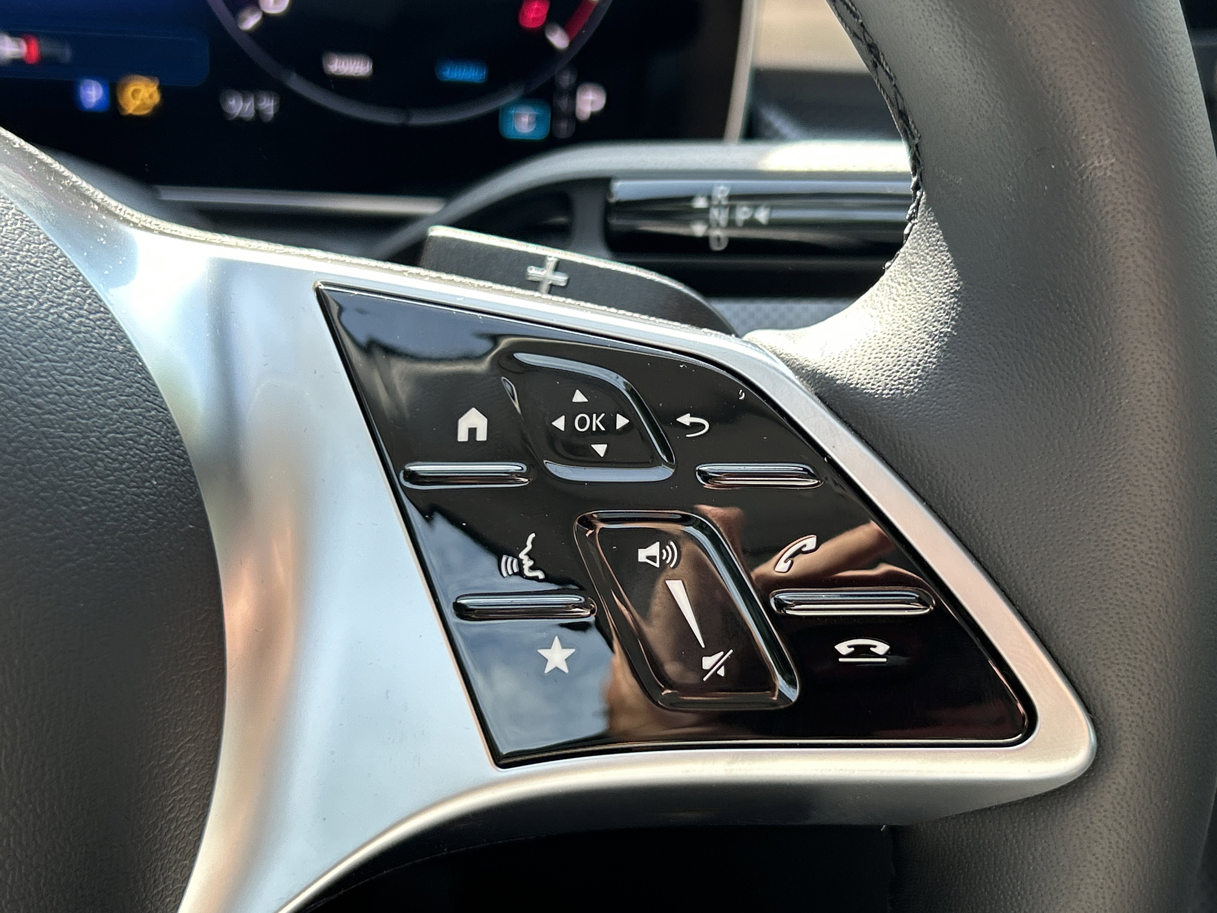 New 2026 Cirrus Silver Metallic Mercedes-Benz C 300 4MATIC® Sedan image 28