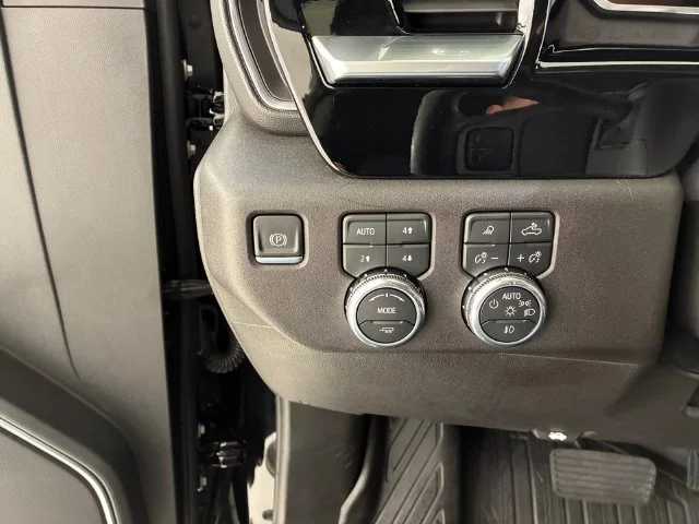 Certified Used 2025 Onyx Black GMC SLT image 25
