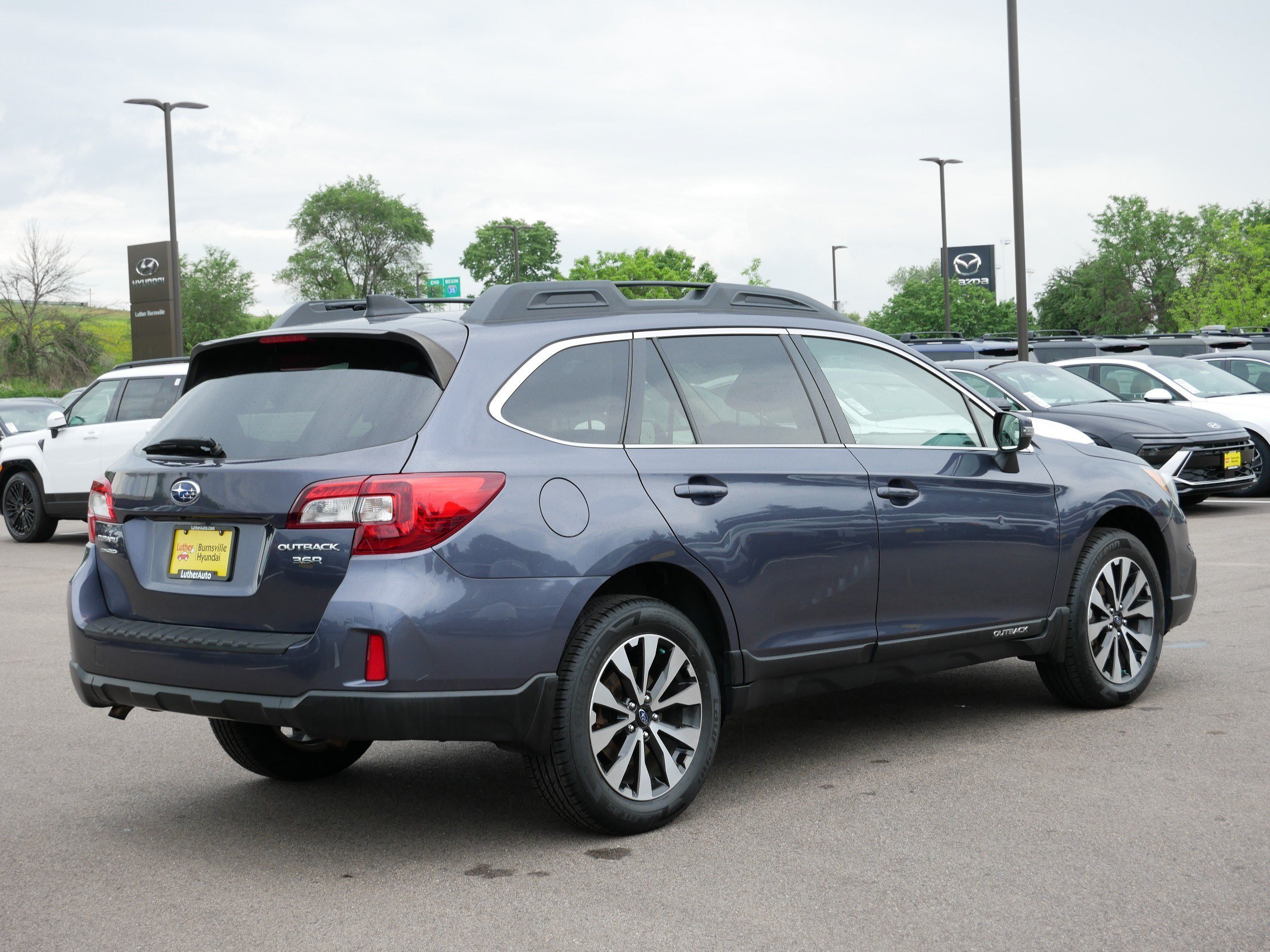 Used 2016 Carbide Gray Metallic Subaru 3.6R Limited image 7