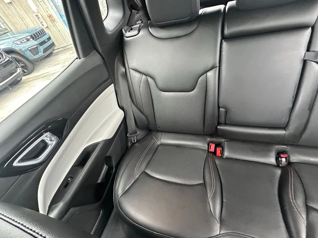 Used 2023 Blue Jeep Limited image 12