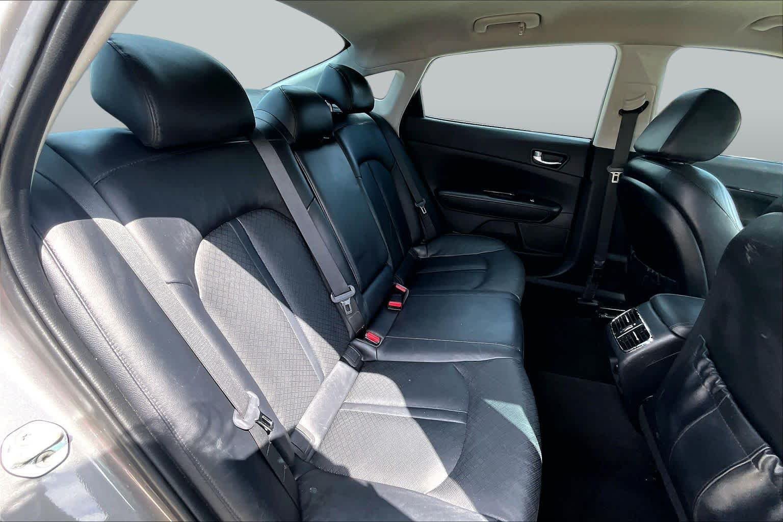 Used 2016 Titanium Gray Kia EX image 17