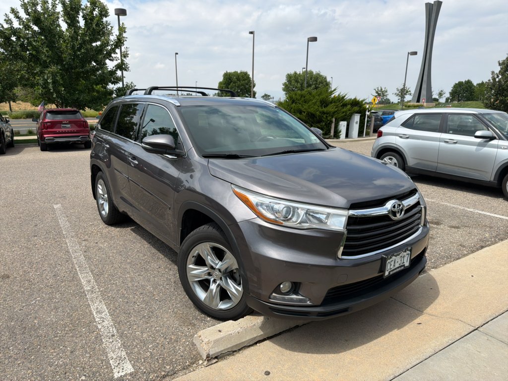 Used 2015 Predawn Gray Mica Toyota Limited image 4