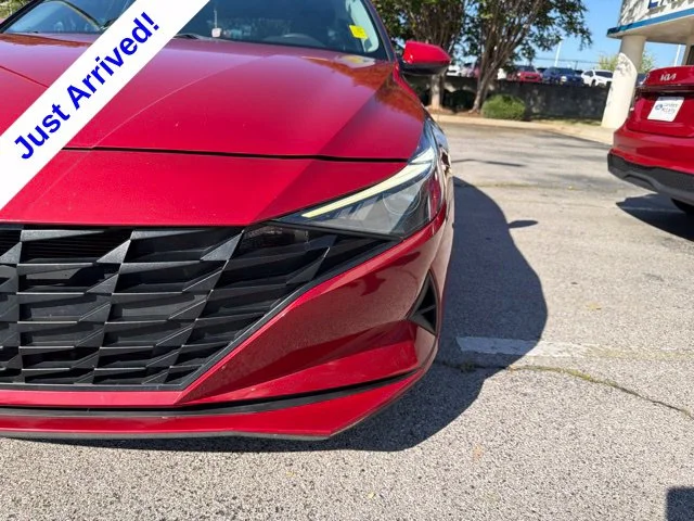 Used 2022 Red Hyundai Blue image 9