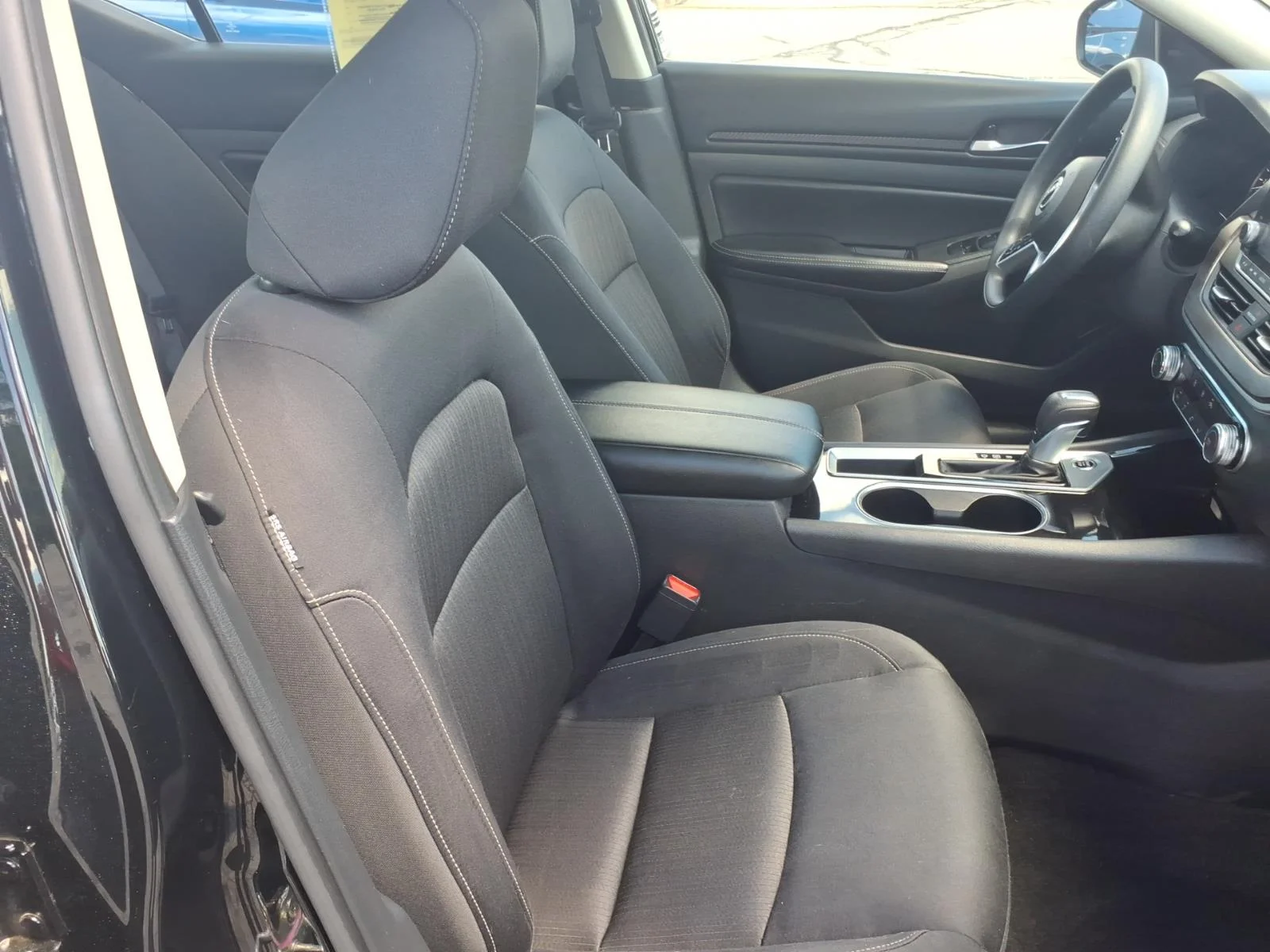 Used 2024 Super Black Nissan 2.5 SV image 16