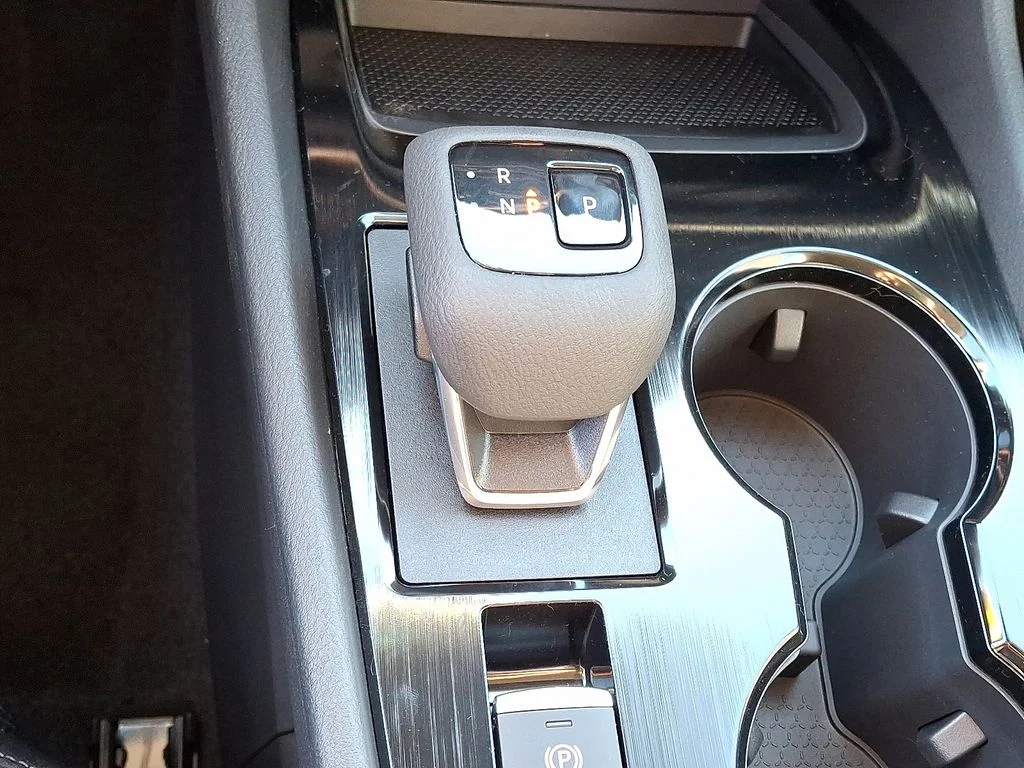 2026 Nissan Rogue SV - Photo 10