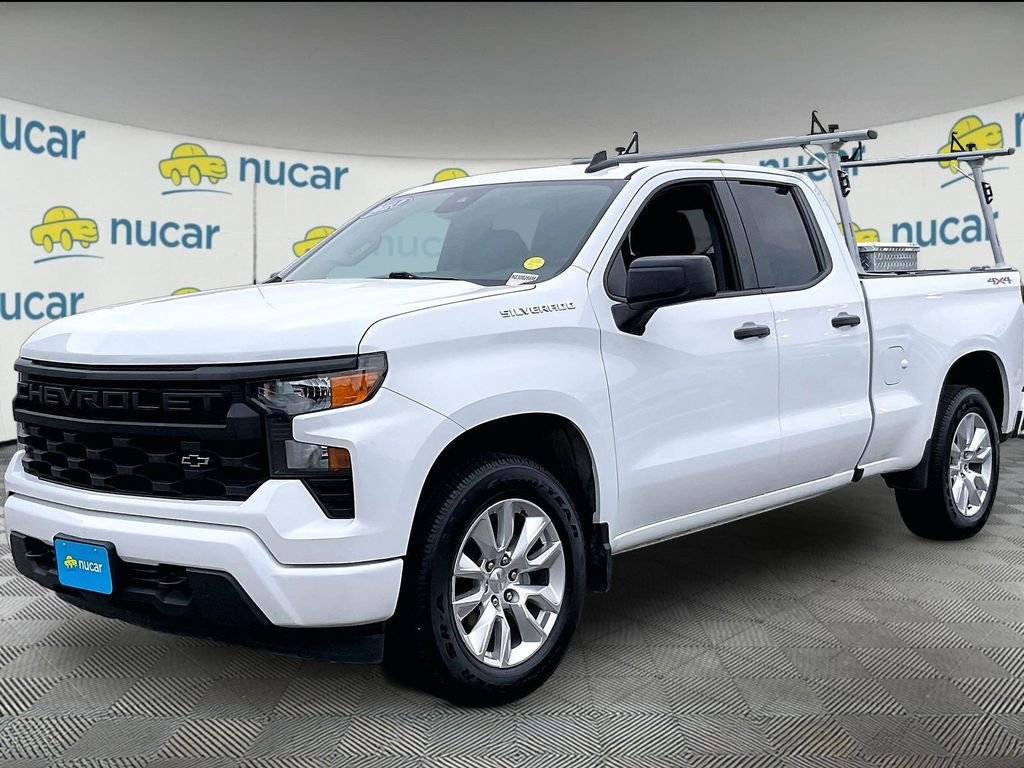 Used 2023 White Chevrolet Custom image 3