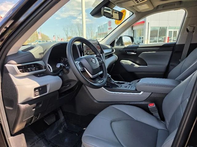 2023 Toyota Highlander XLE - Photo 20