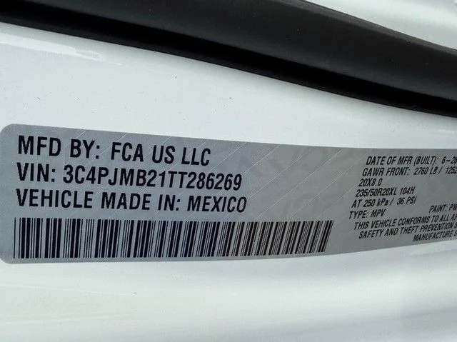 New 2026 Bright White Clear-Coat Exterior Paint Jeep Laredo image 17