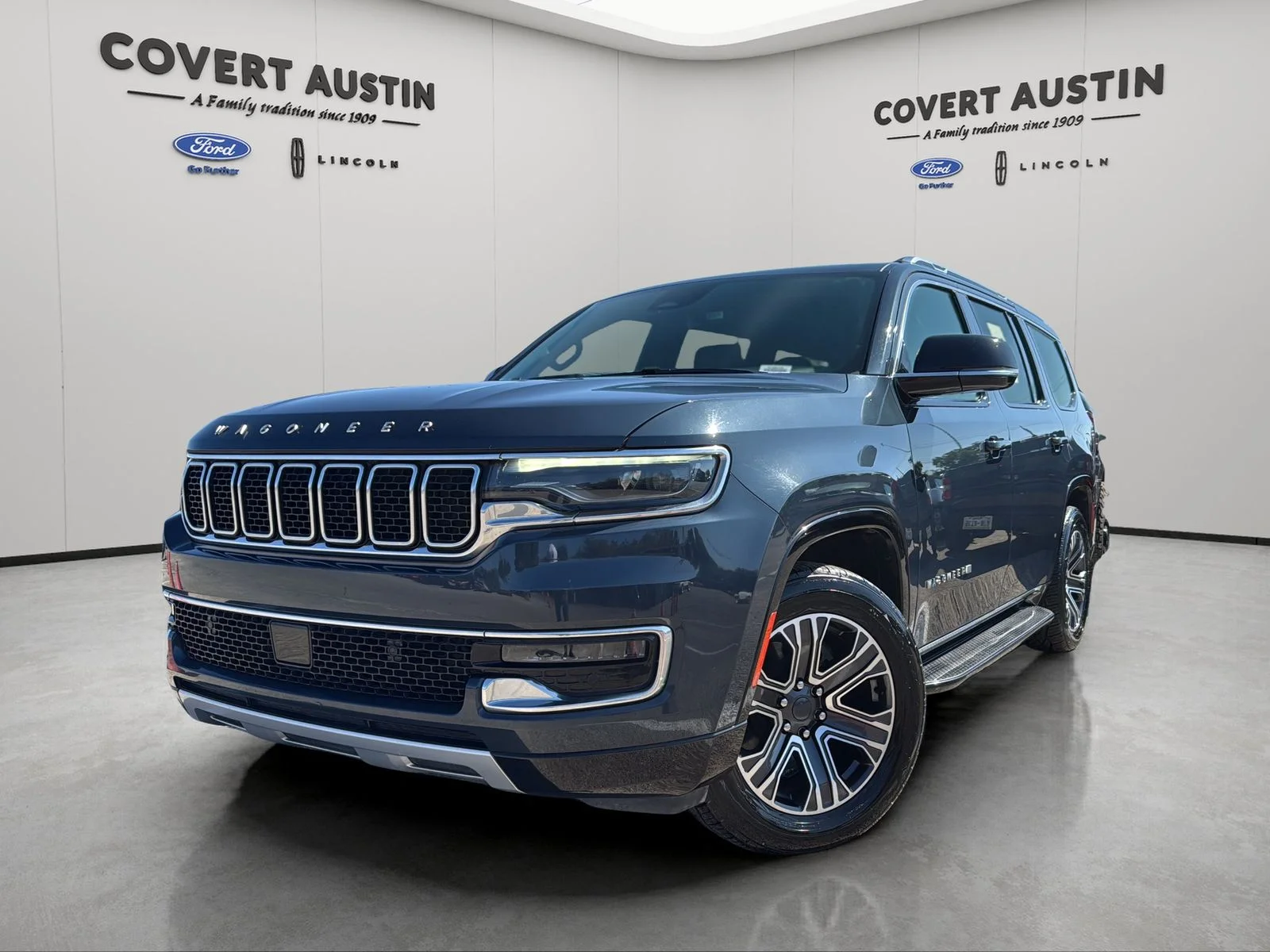 Used 2024  Jeep Series II image 1
