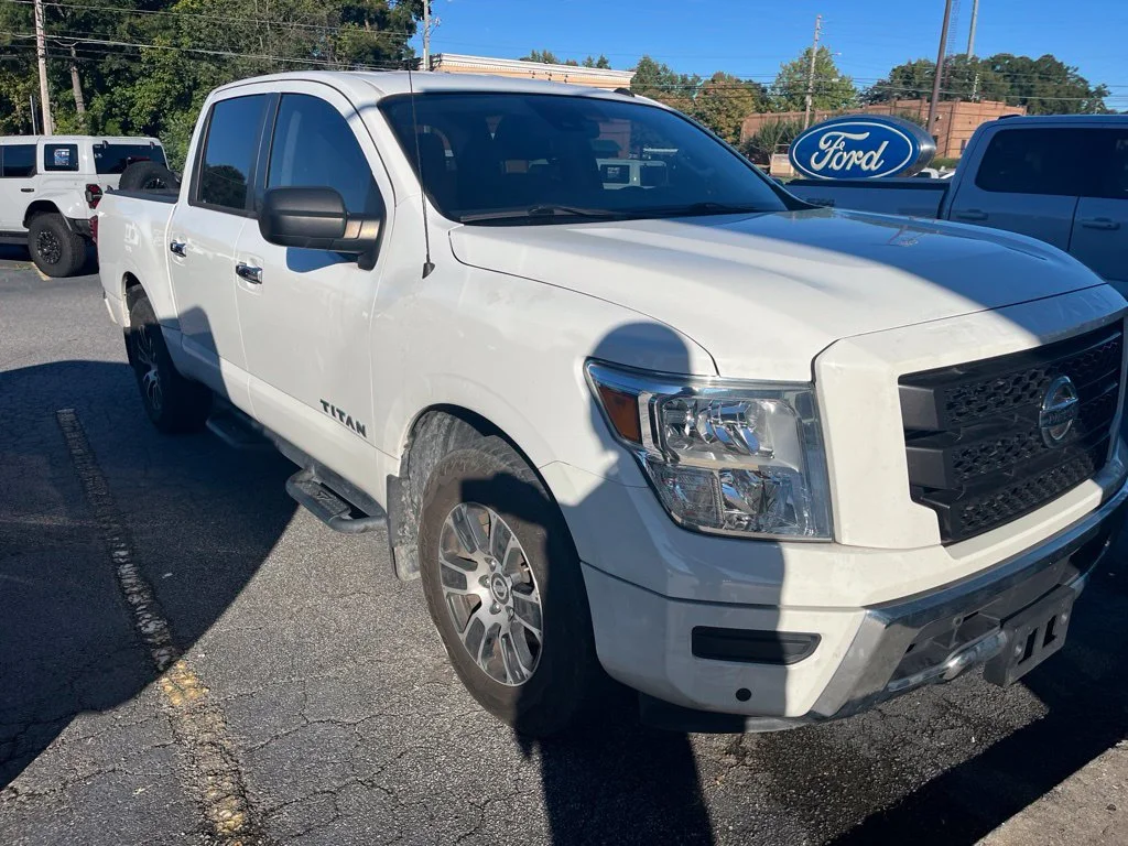 Used 2021 White Nissan SV image 2