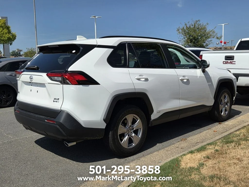 Used 2025 White Toyota XLE image 5