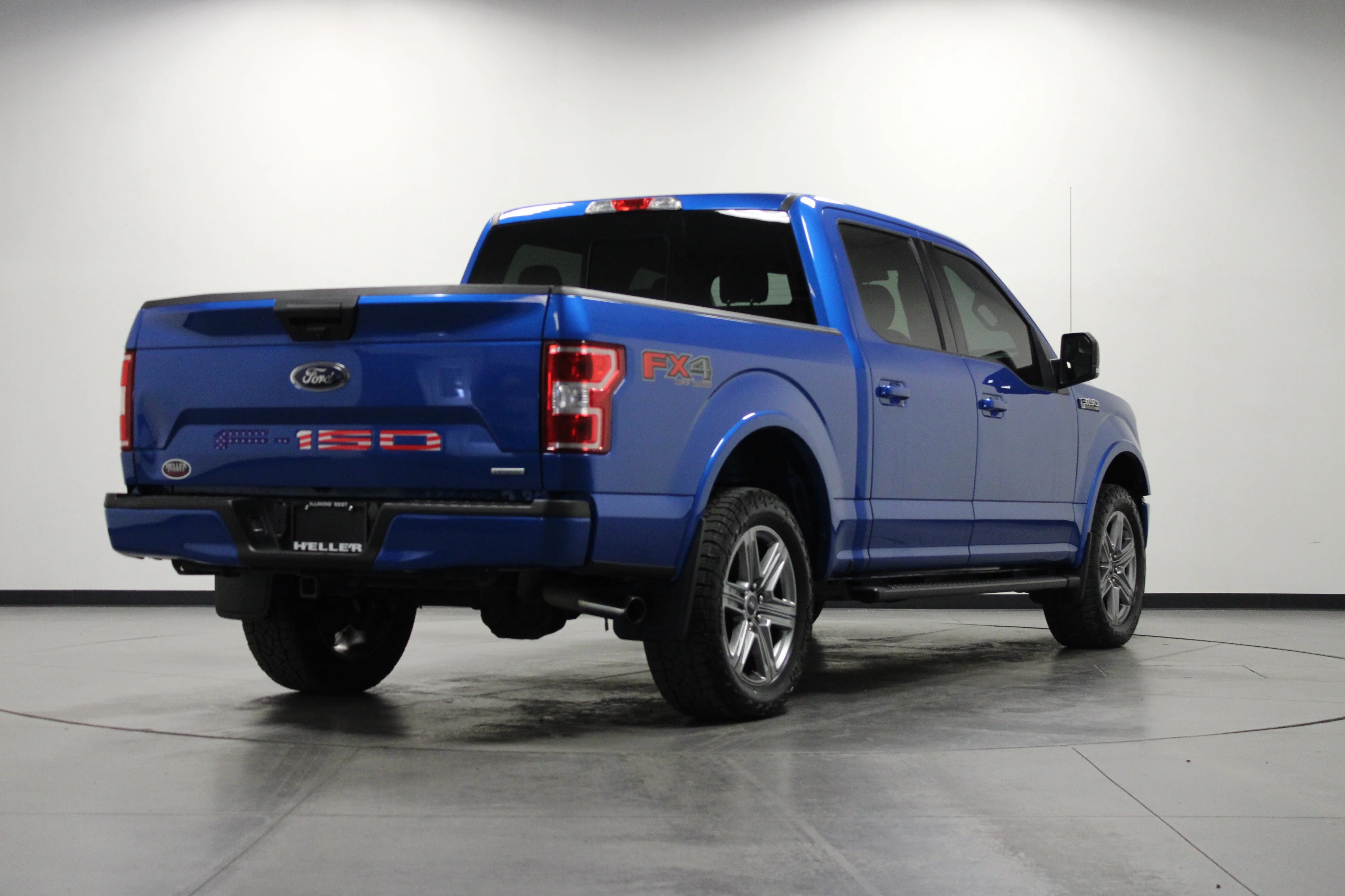 Used 2019 Velocity Blue Metallic Ford XLT image 4
