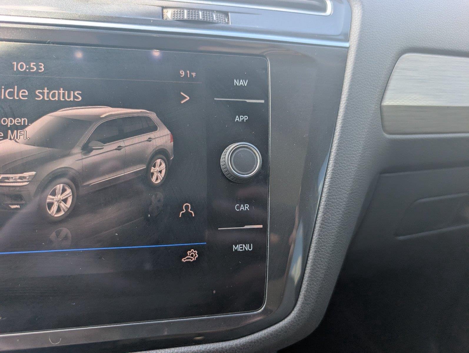 Used 2019 Pure White Volkswagen SEL image 18