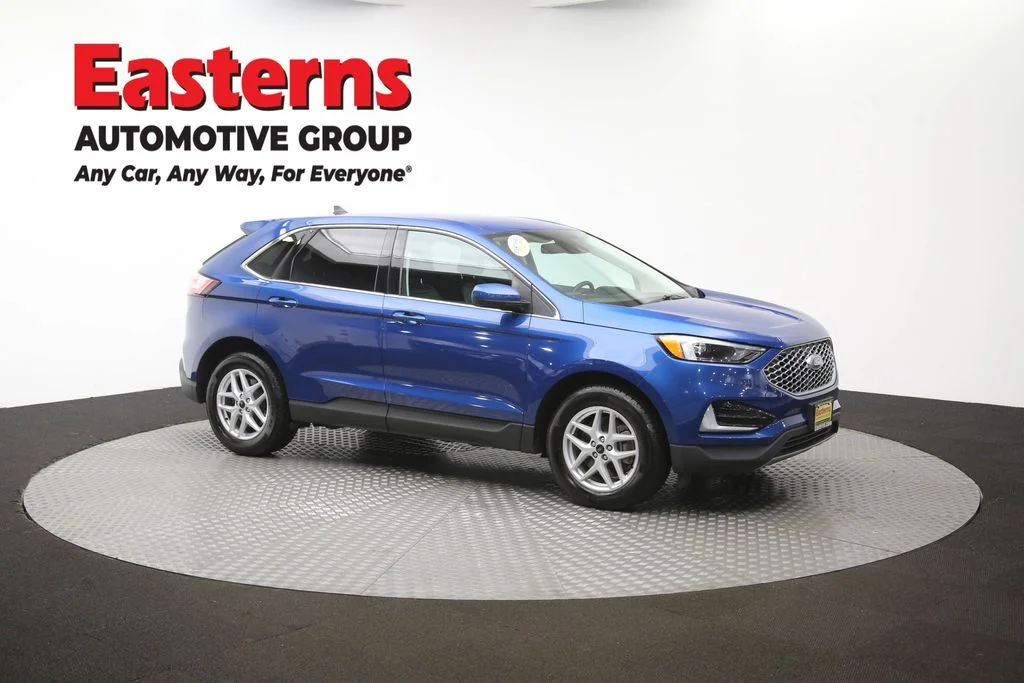 Used 2023 Blue Ford SEL image 48