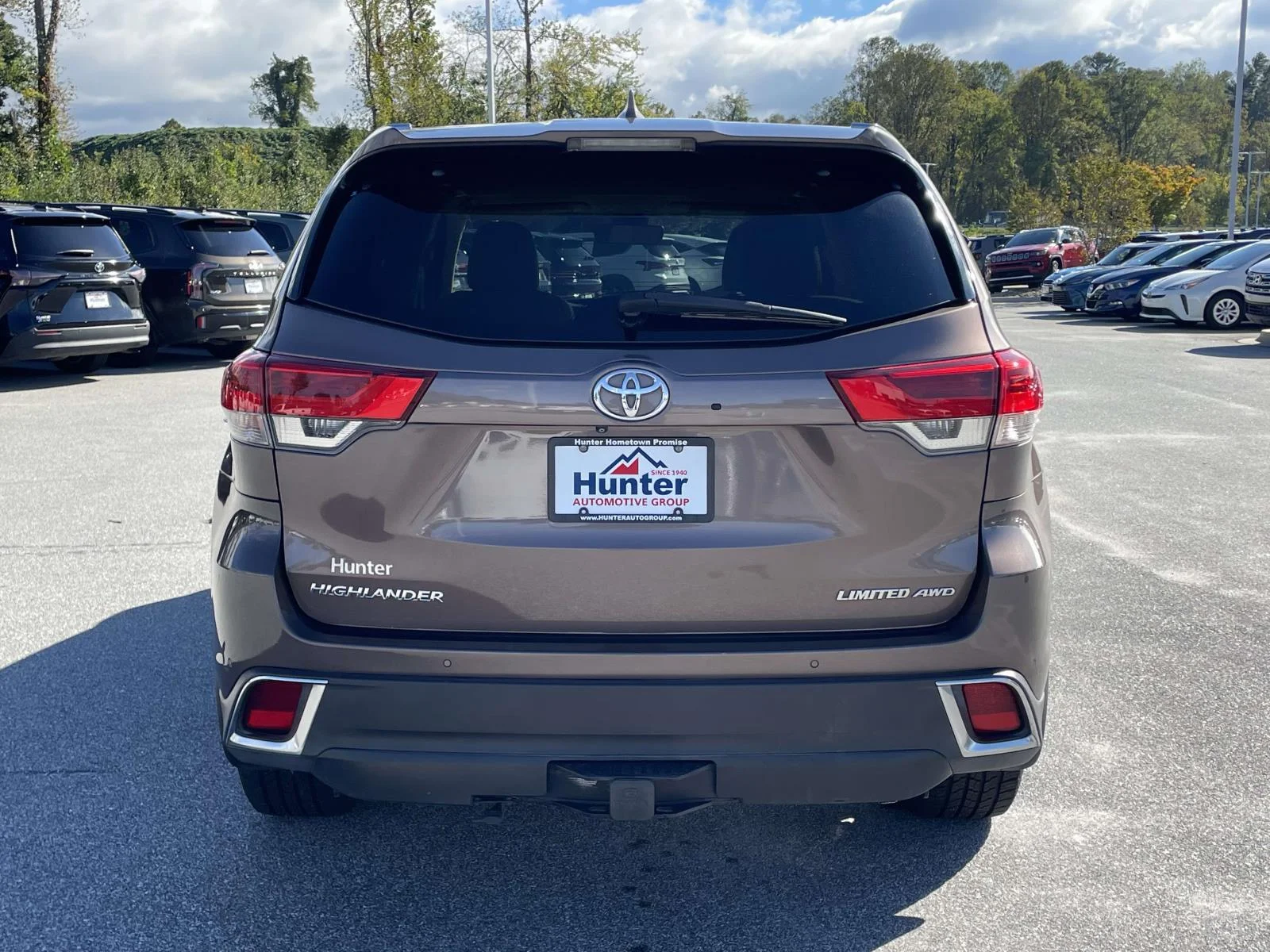 Used 2018 Toasted Walnut Pearl Toyota Limited image 27