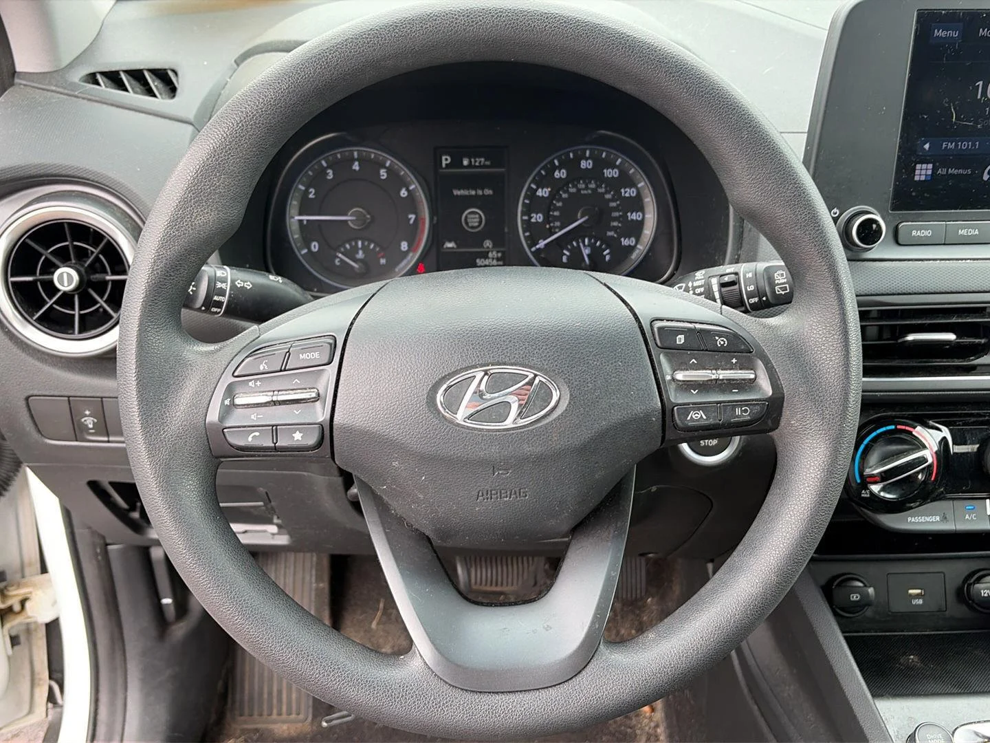 Used 2022 Lunar White Hyundai SEL image 6