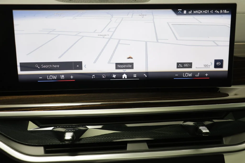 New 2026 BLACK SAPPHIRE BMW xDrive40i image 10