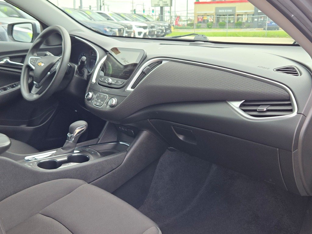 Used 2024 Gray Chevrolet LT image 7