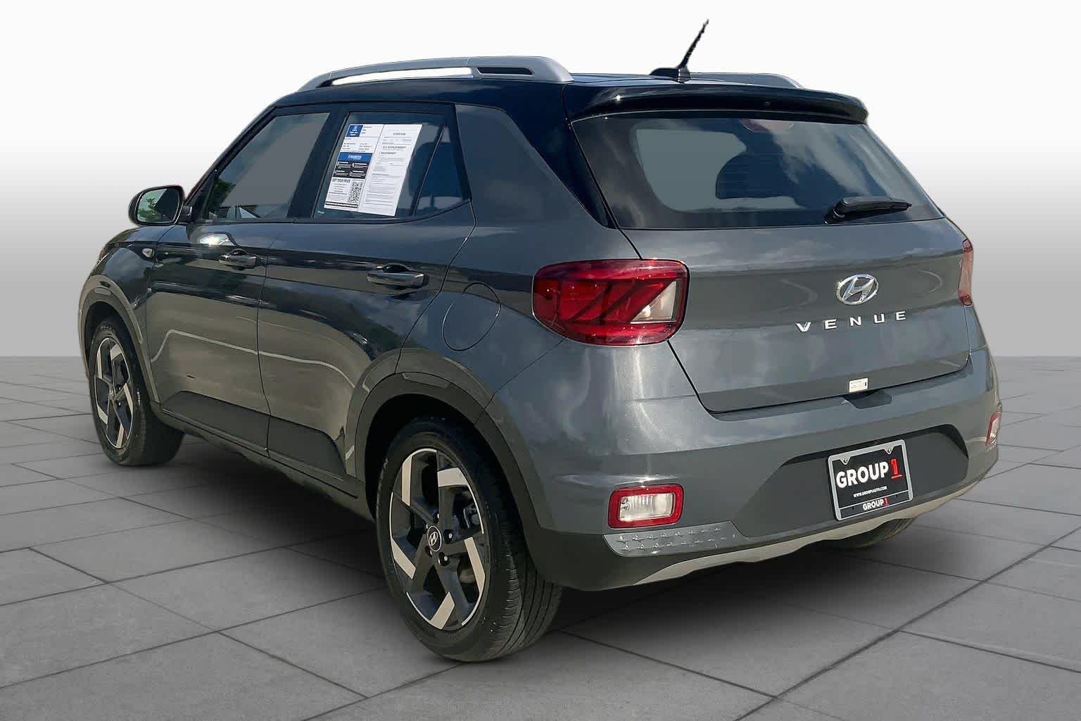 Used 2025 Black Roof Hyundai Limited image 12