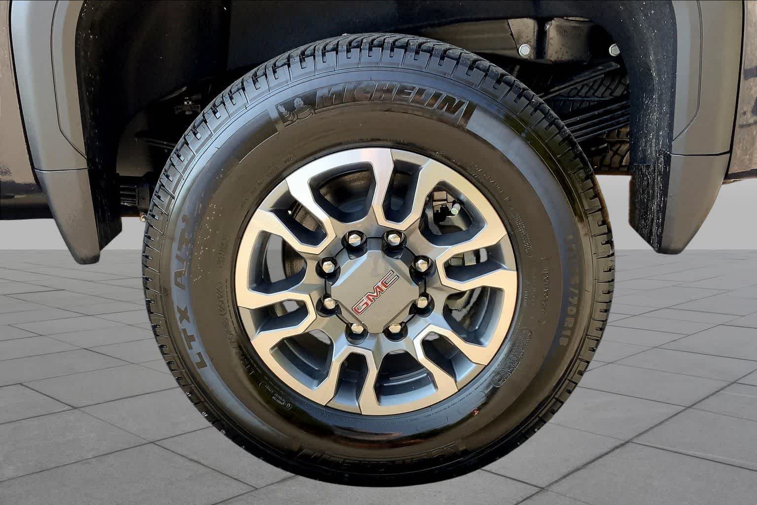 2025 GMC Sierra 3500HD SLT - Photo 11