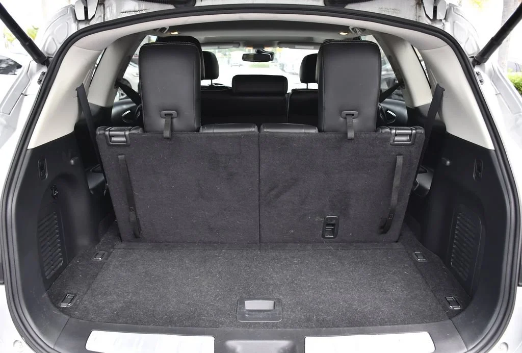 Used 2019 Liquid Platinum INFINITI LUXE image 31