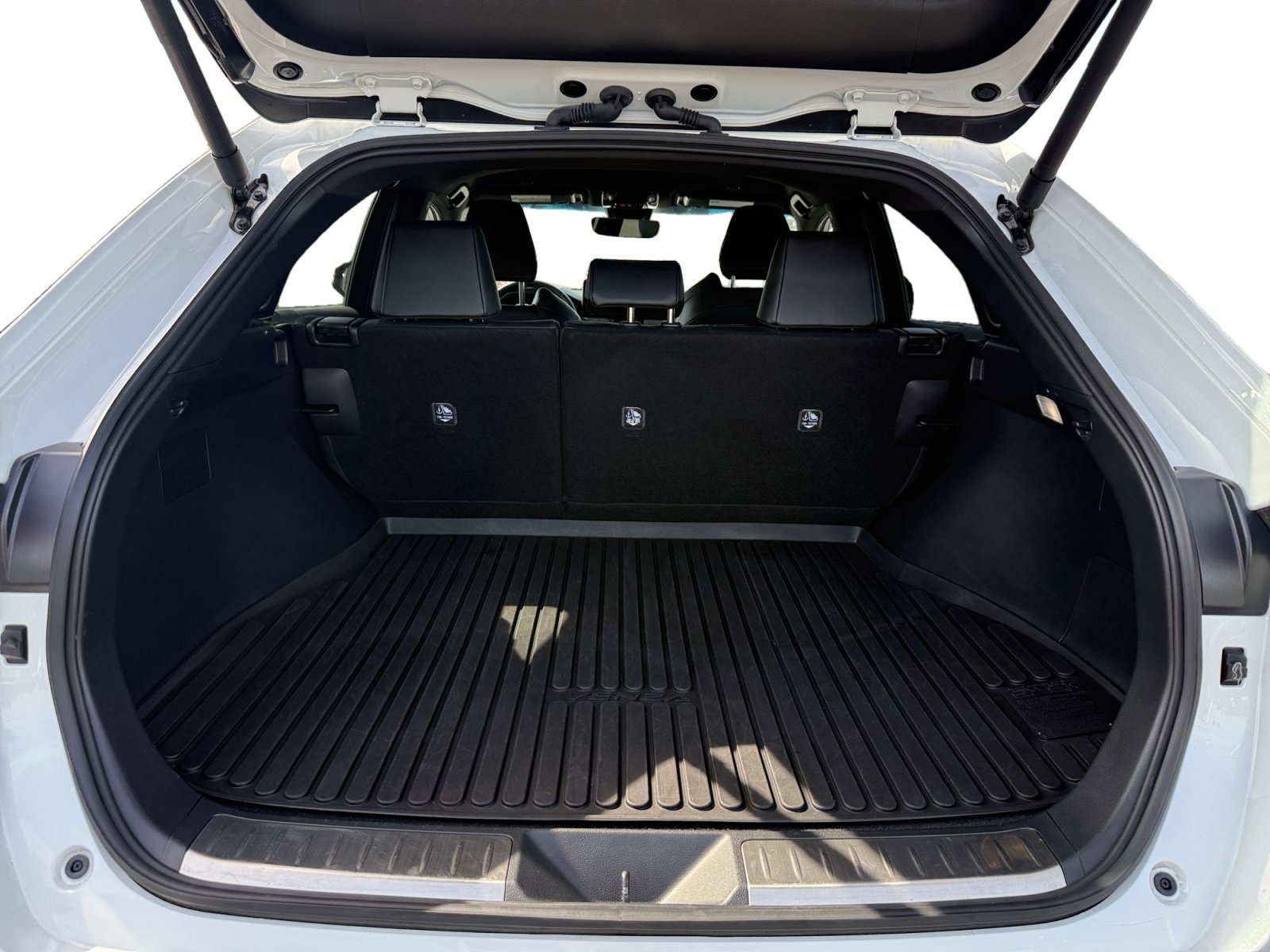 Used 2024 Pearl Toyota Nightshade image 17