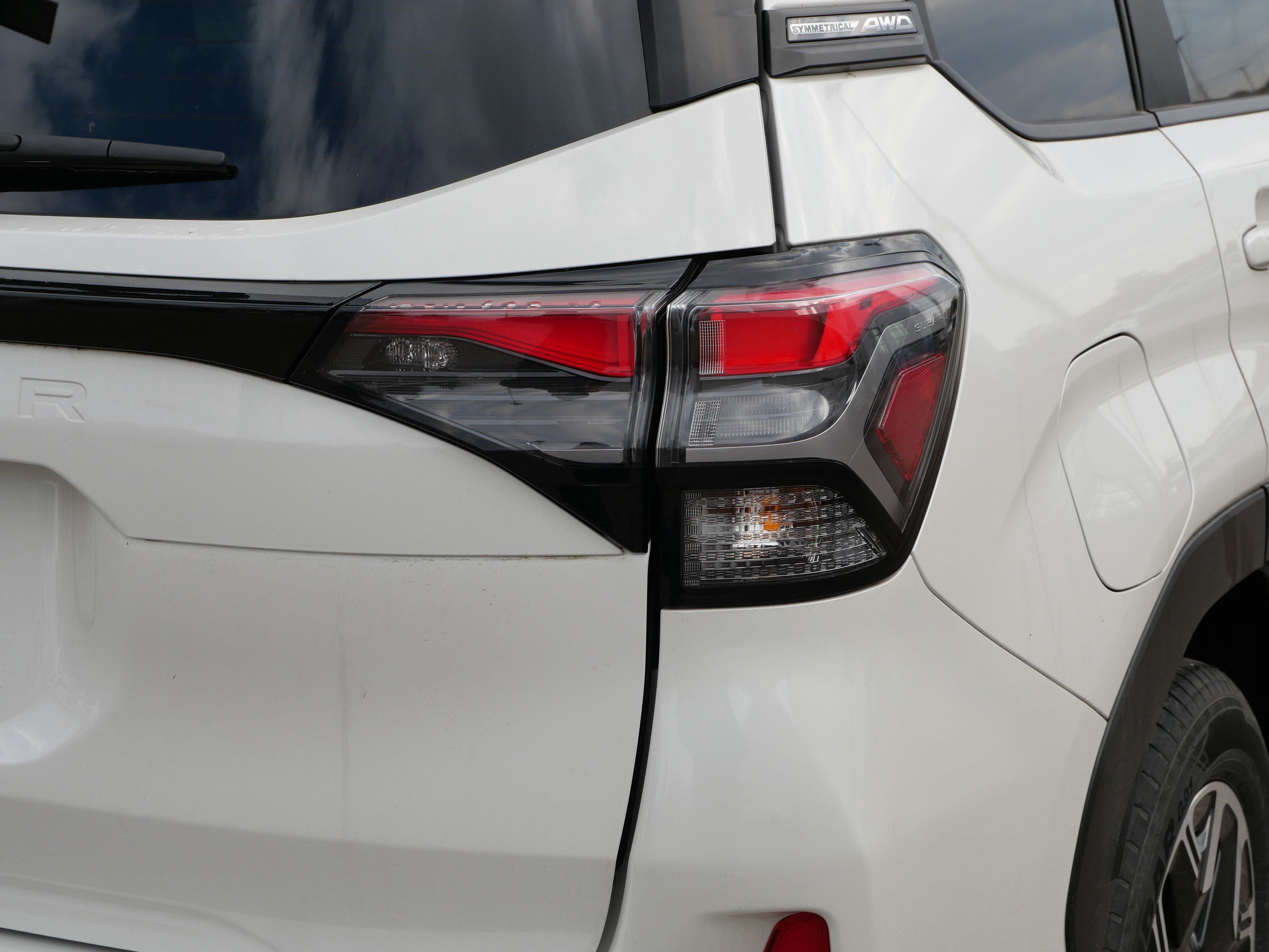 Certified Used 2025 Crystal White Pearl Subaru Premium image 17