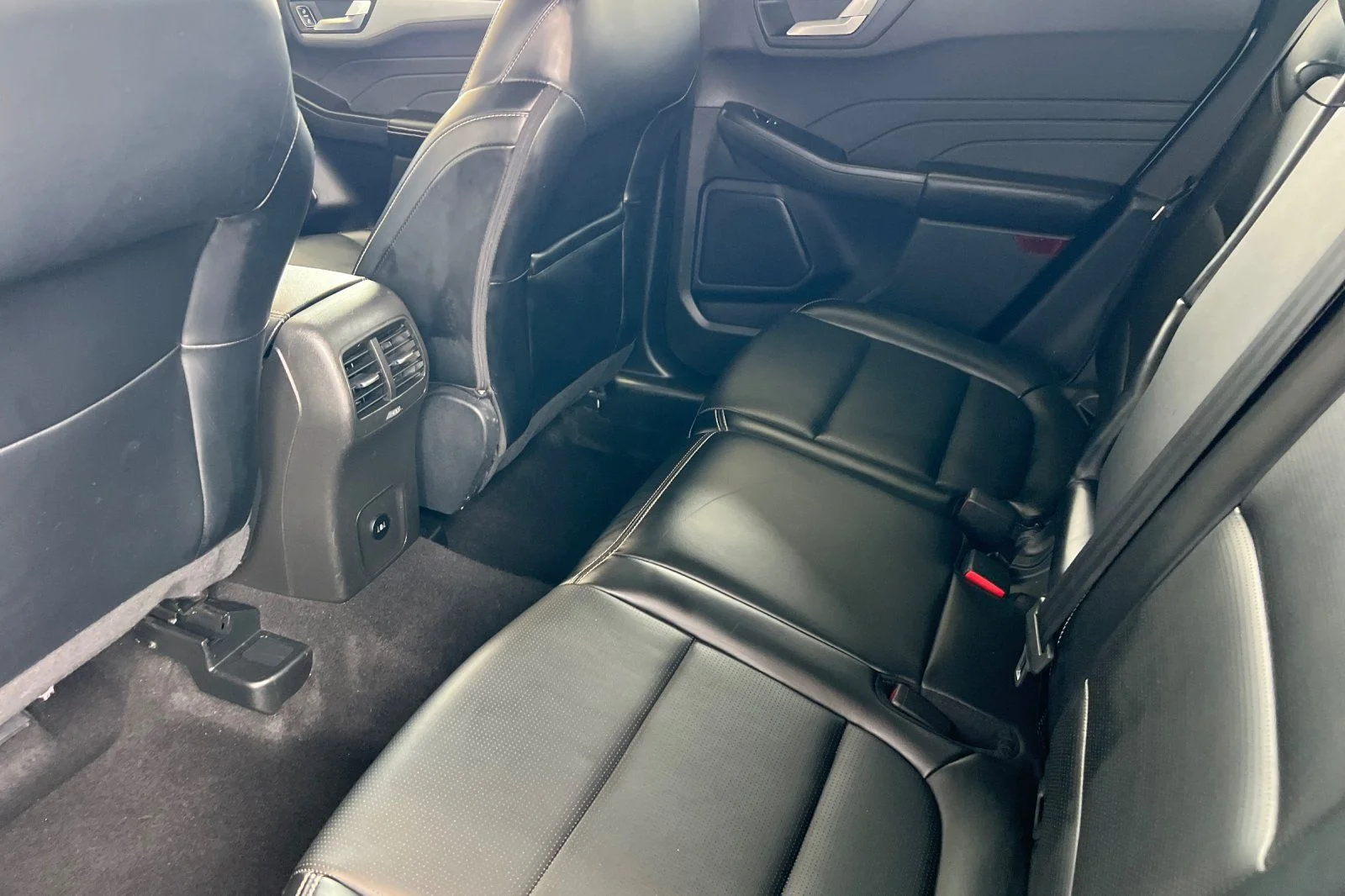 Used 2024 Silver Ford Platinum image 9