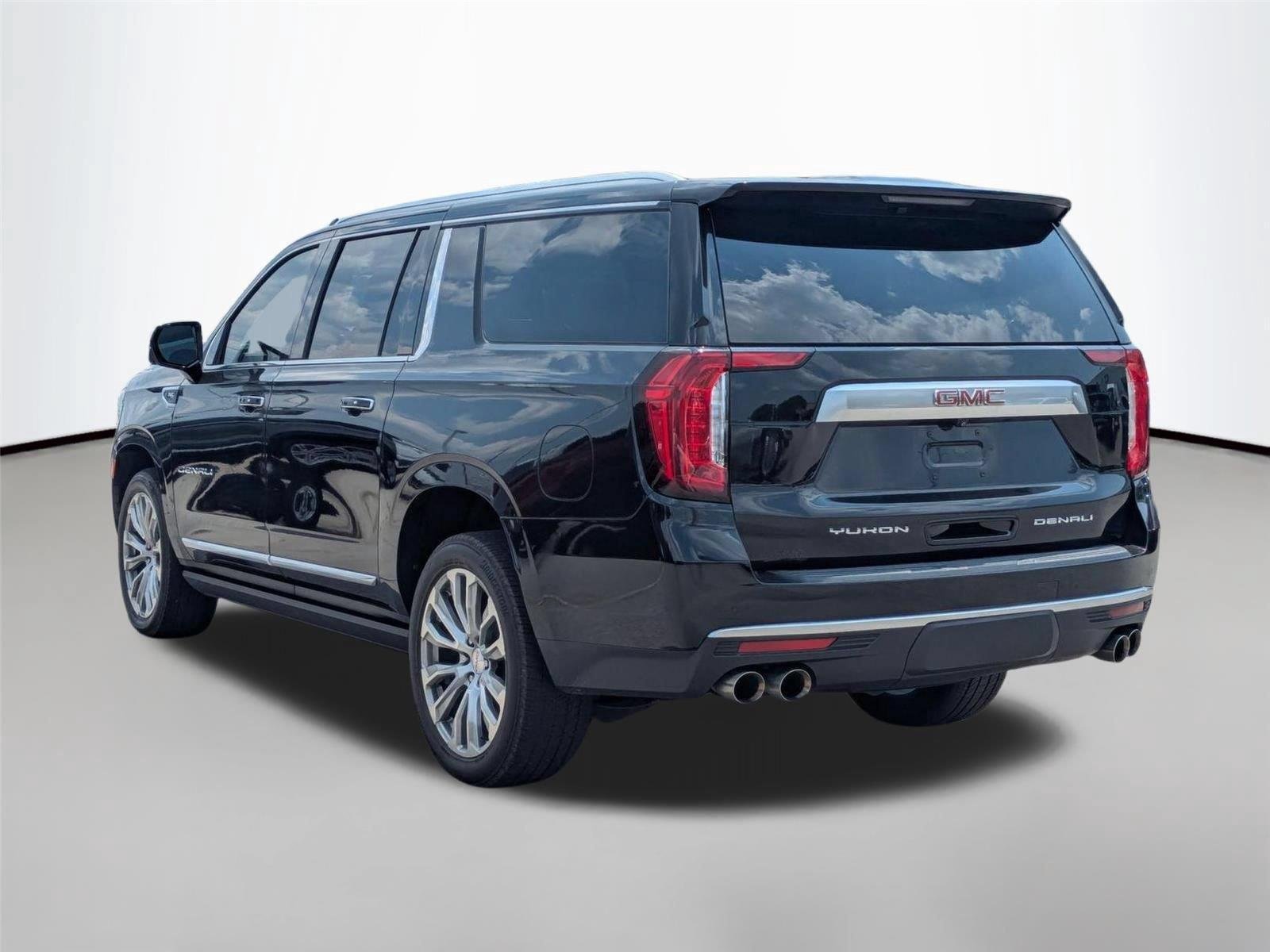 Used 2022 Onyx Black GMC Denali image 7