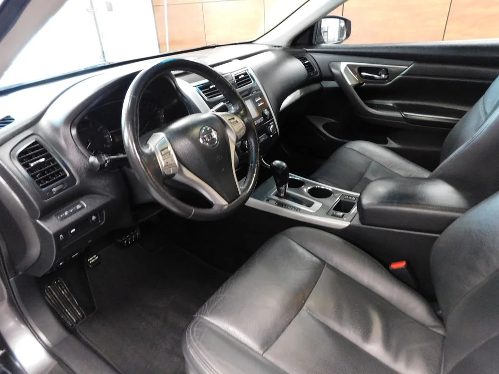 Used 2015 Gun Metallic Nissan 2.5 SL image 14