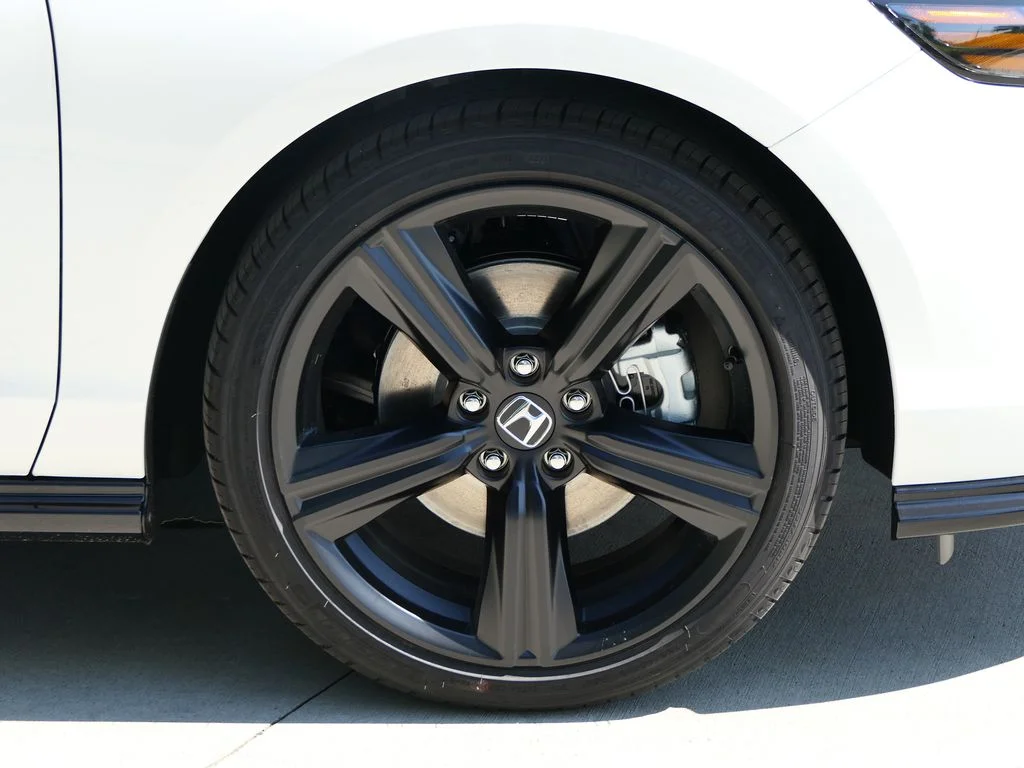New 2026 Platinum White Pearl Honda Sport-L image 11