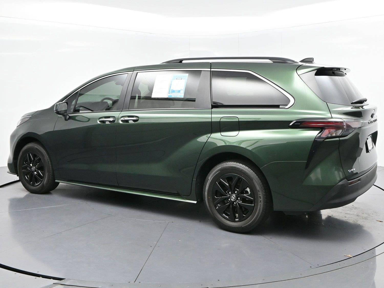 Used 2025 Cypress Toyota XLE 8-Passenger image 4