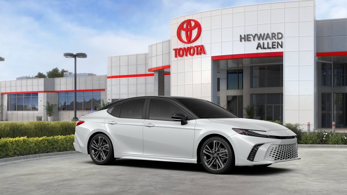 New 2026 Wind Chill Pearl with Midnight Black Metallic roof Toyota XSE image 66