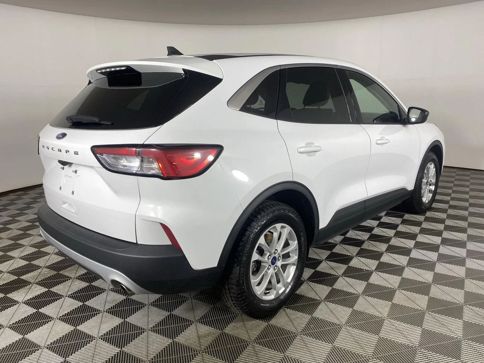 Used 2022 Oxford White Ford  image 10