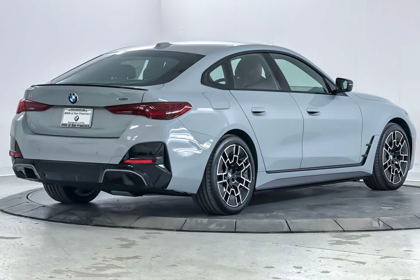 New 2026 Brooklyn Grey Metallic BMW xDrive40 image 2