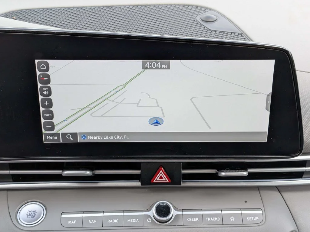Used 2025  Hyundai SEL Convenience image 19