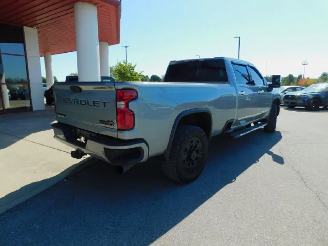 Used 2024 Gray Chevrolet High Country image 34