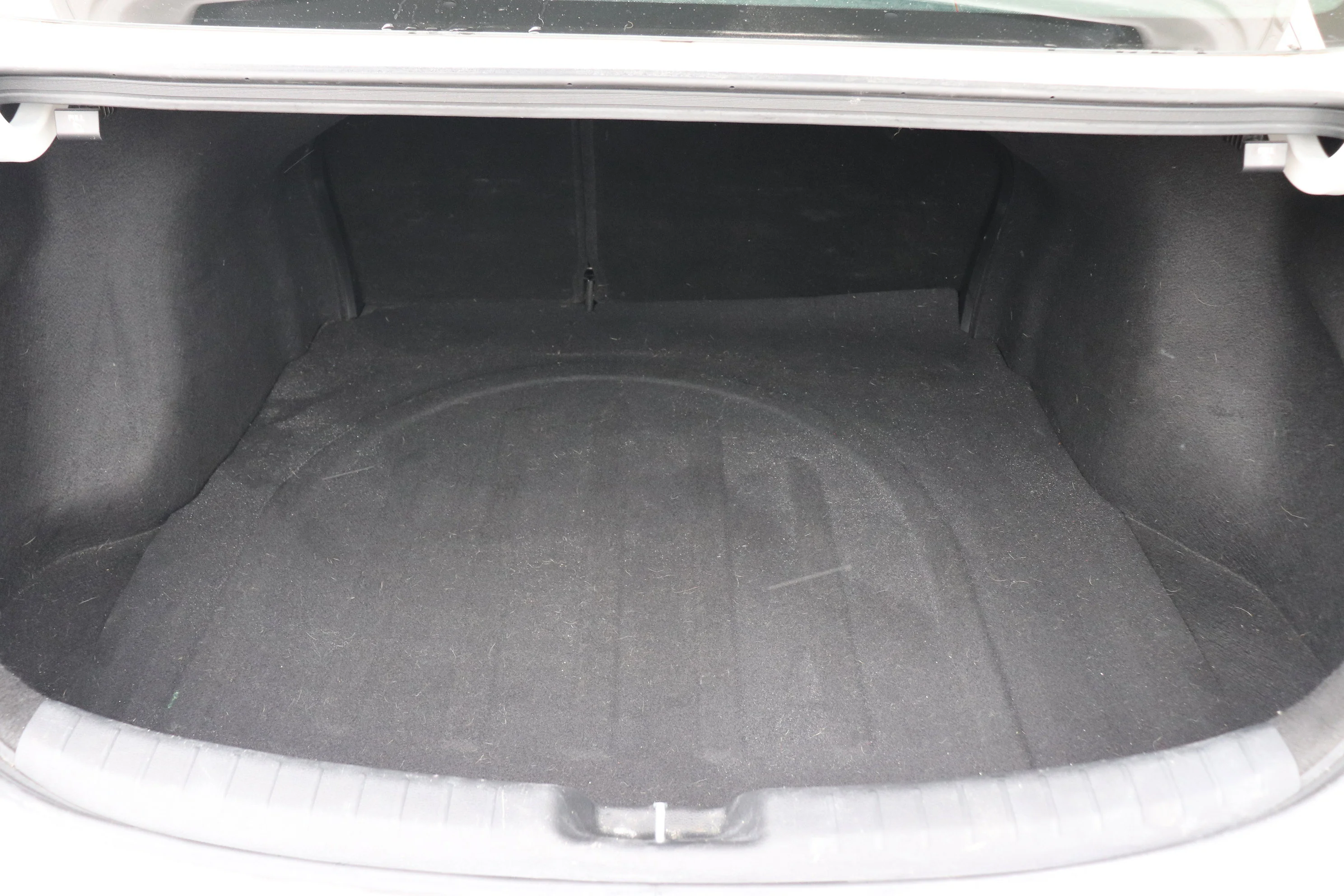 Used 2021 White Kia EX image 8