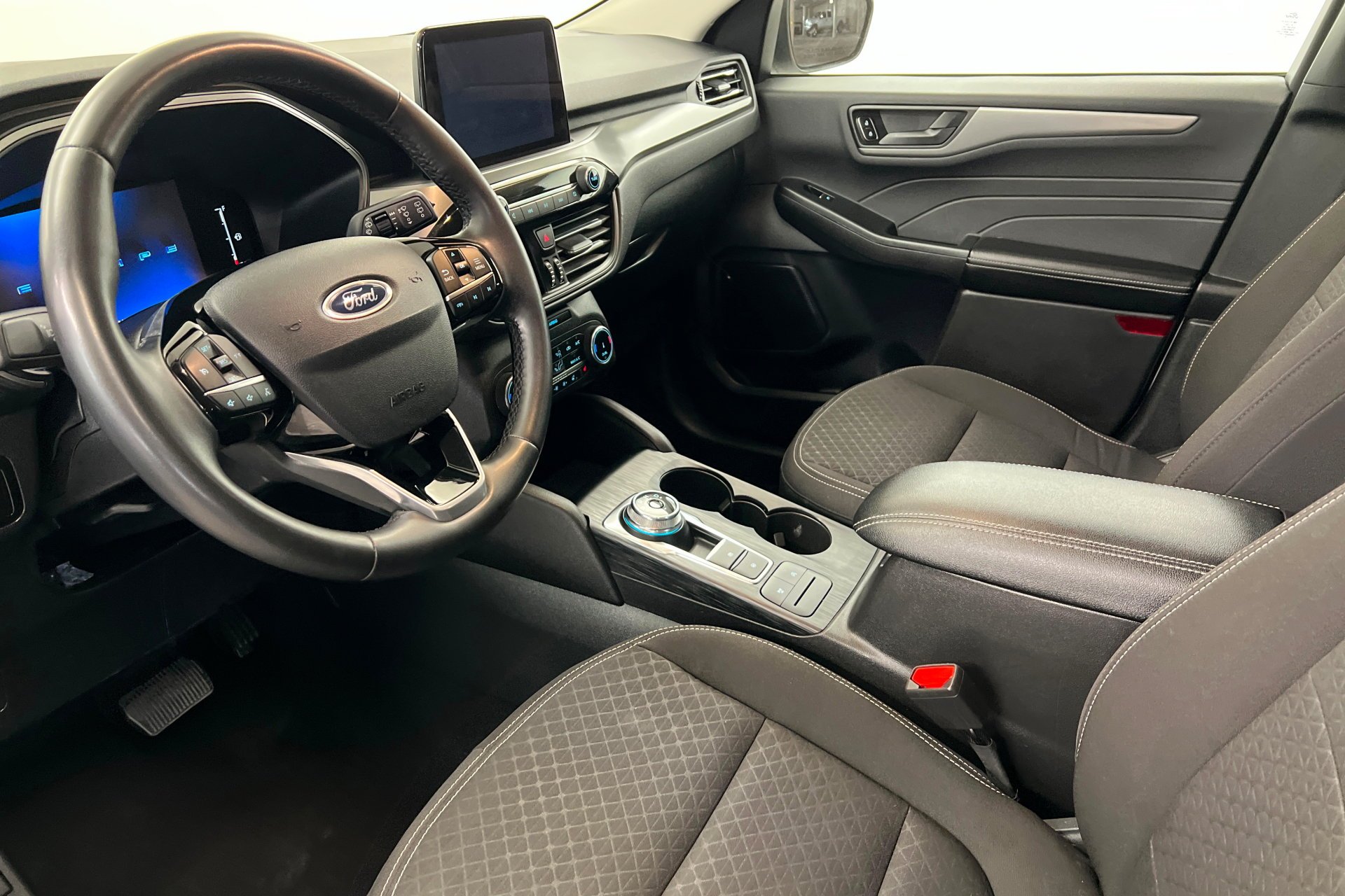 Used 2024 White Ford Active image 16