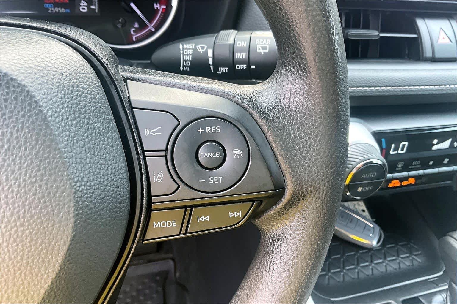 2023 Toyota RAV4 XLE - Photo 23