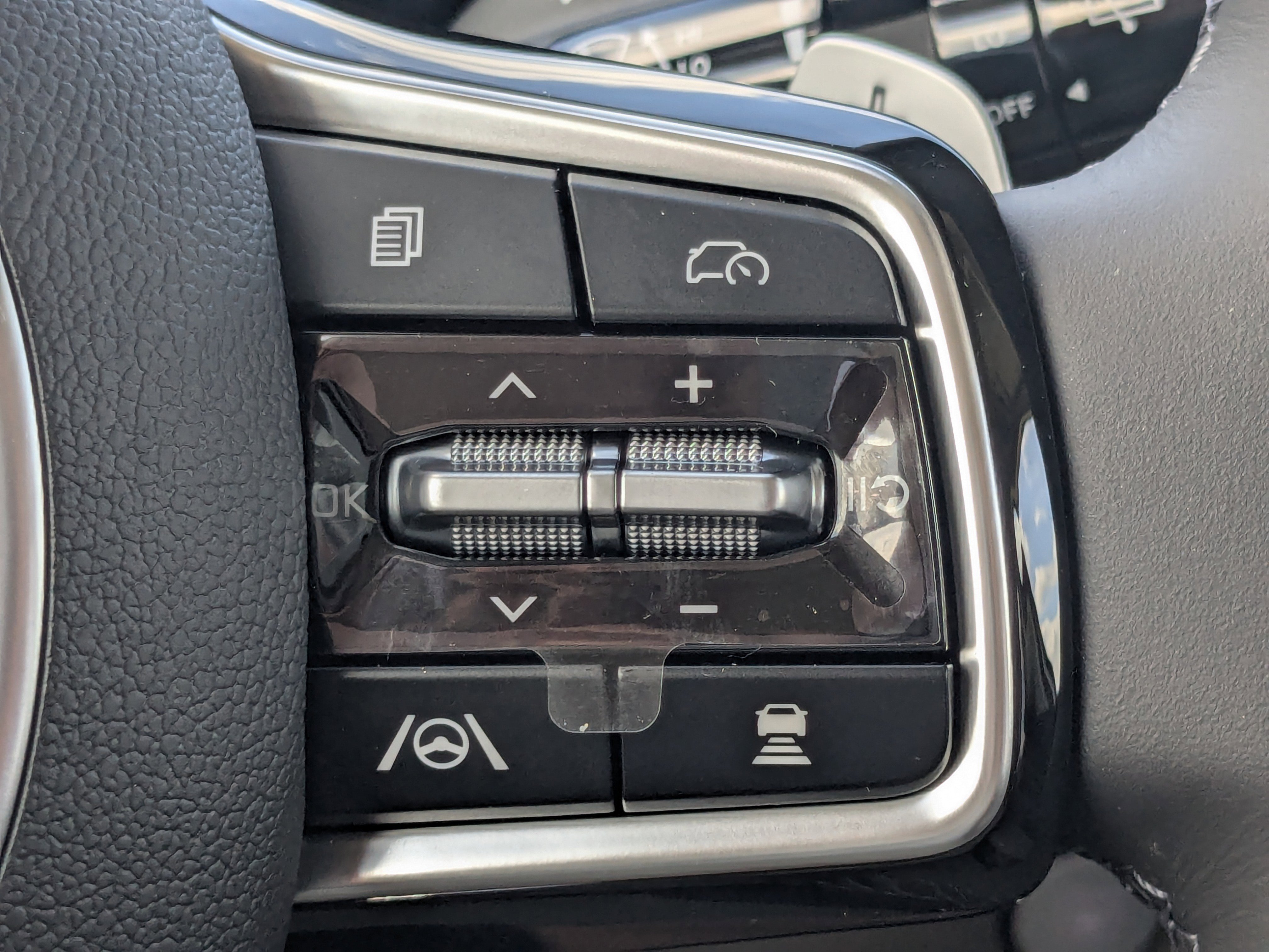 New 2026 Snow White Pearl Kia EX image 37