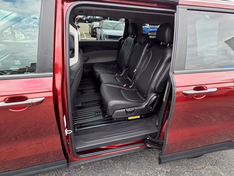 Used 2026 Red Kia EX image 21