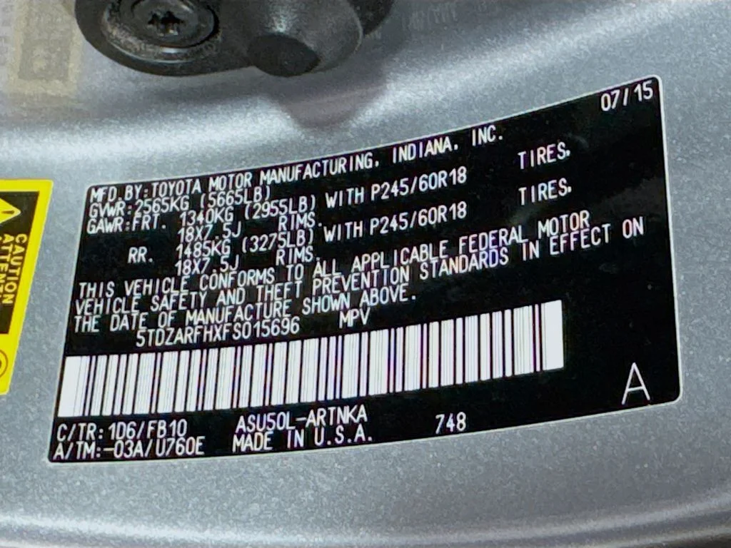 Used 2015 Silver Toyota LE image 39