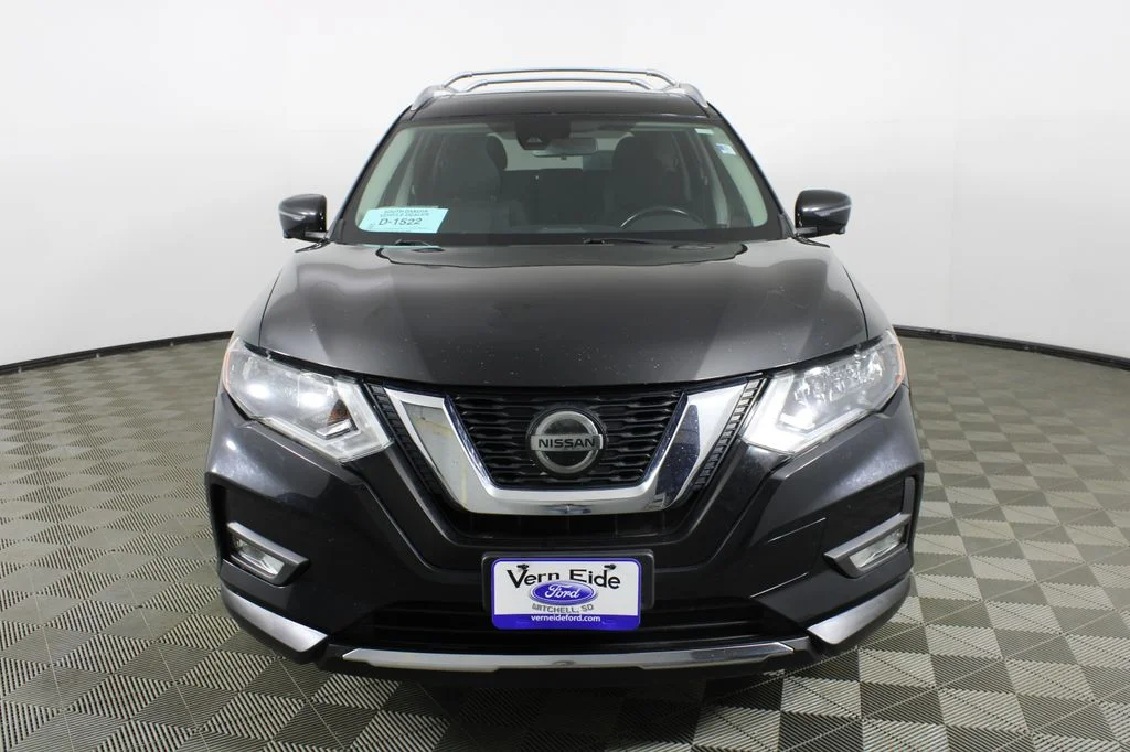 Used 2020 Nissan Rogue SV with VIN JN8AT2MV7LW104567 for sale in Mitchell, SD