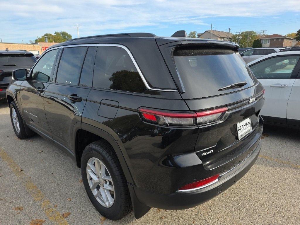 2025 Jeep Grand Cherokee Laredo X photo 4